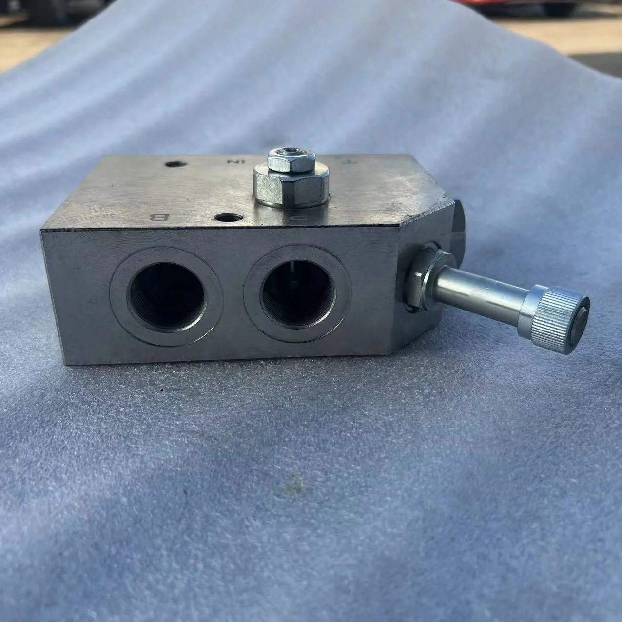 PC200-6 Excavator Pressure Rel - огляд і ціна Heavy Equipment Breaker